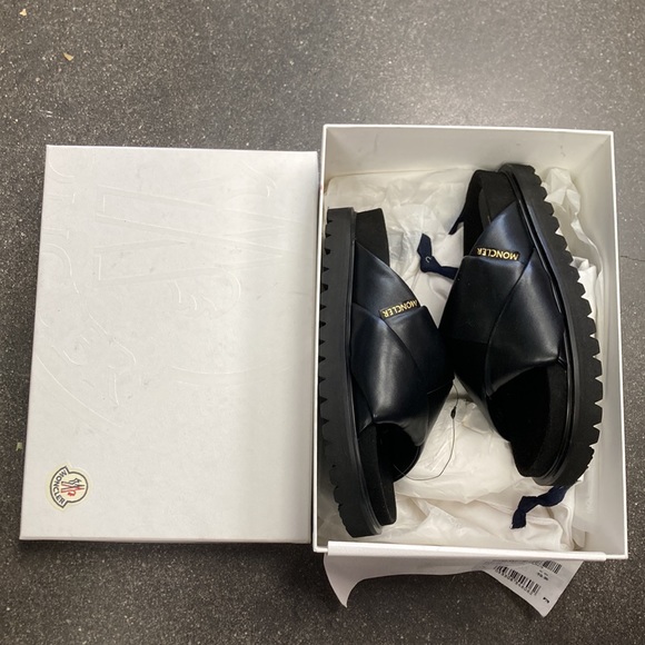Moncler black slides slippers size 35 size 5 - Picture 6 of 6